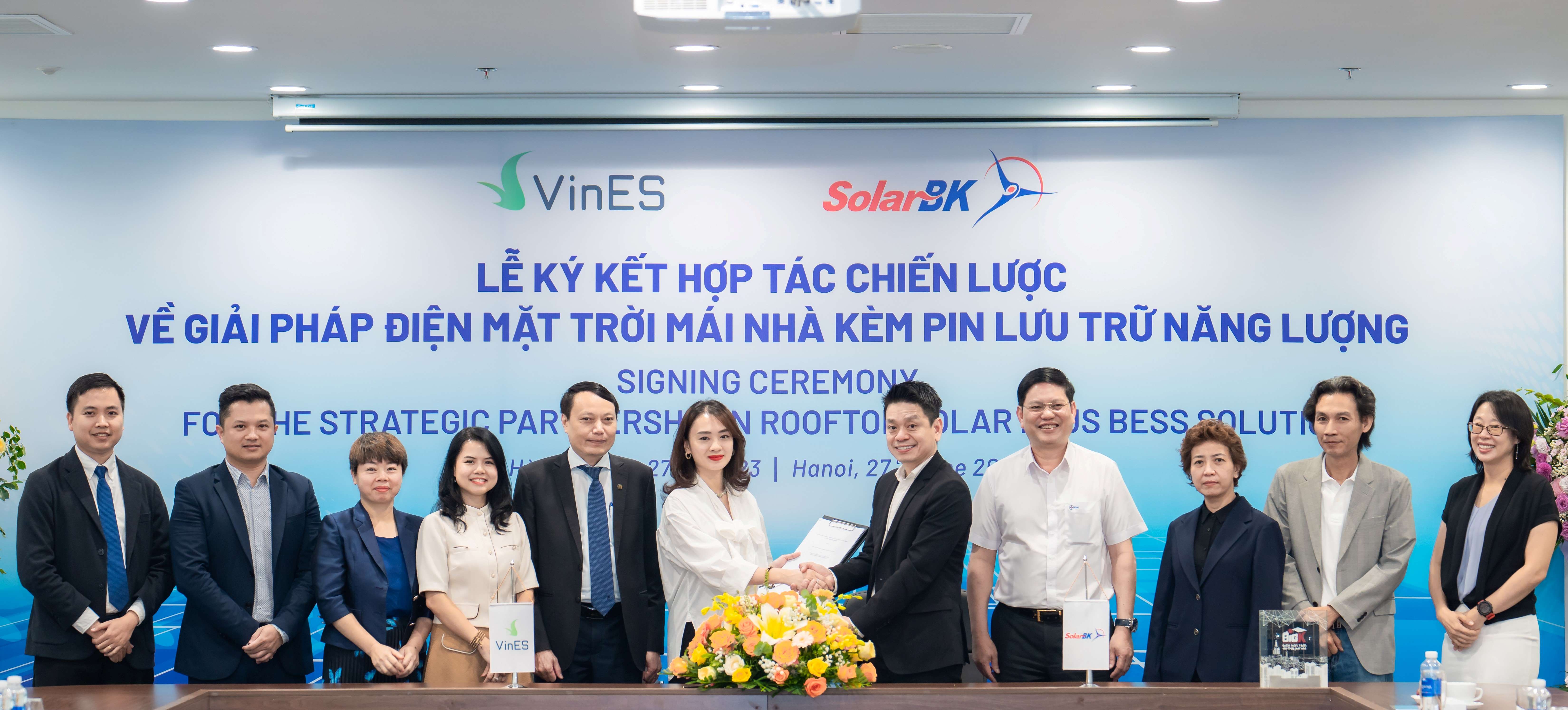 Giải pháp tích hợp điện mặt trời mái nhà kèm pin lưu trữ năng lượng “make in Vietnam”